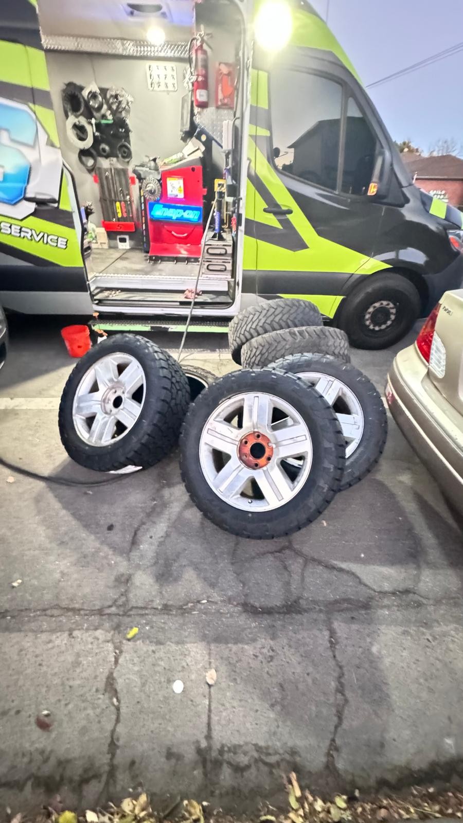 IVAN'S COMMERCIAL TIRES SERVICE · Gallery #60